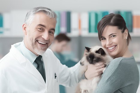 médico com gato